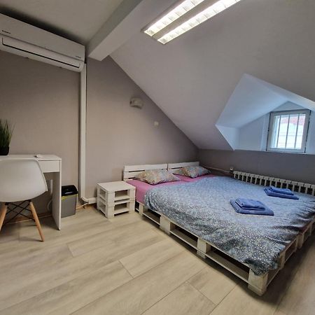 Lambo'S Corner Varna - Guest Rooms Екстер'єр фото