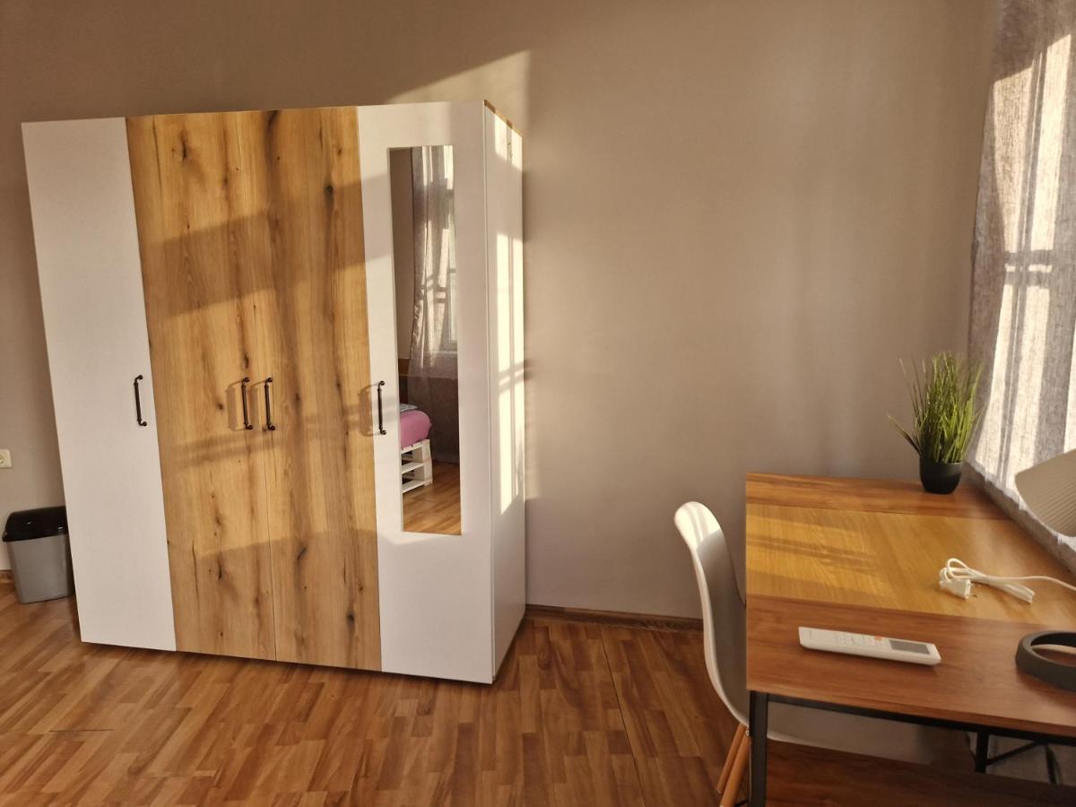 Lambo'S Corner Varna - Guest Rooms Екстер'єр фото