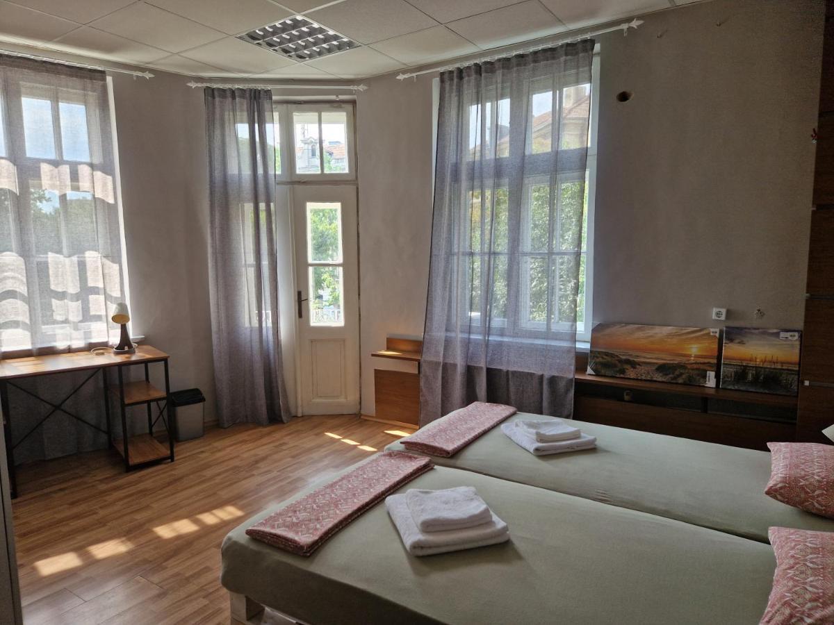 Lambo'S Corner Varna - Guest Rooms Екстер'єр фото